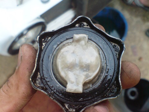 Вода в автомобильном масле: как определить и откуда она берется Вода в автомобильном масле: как определить и откуда она берется